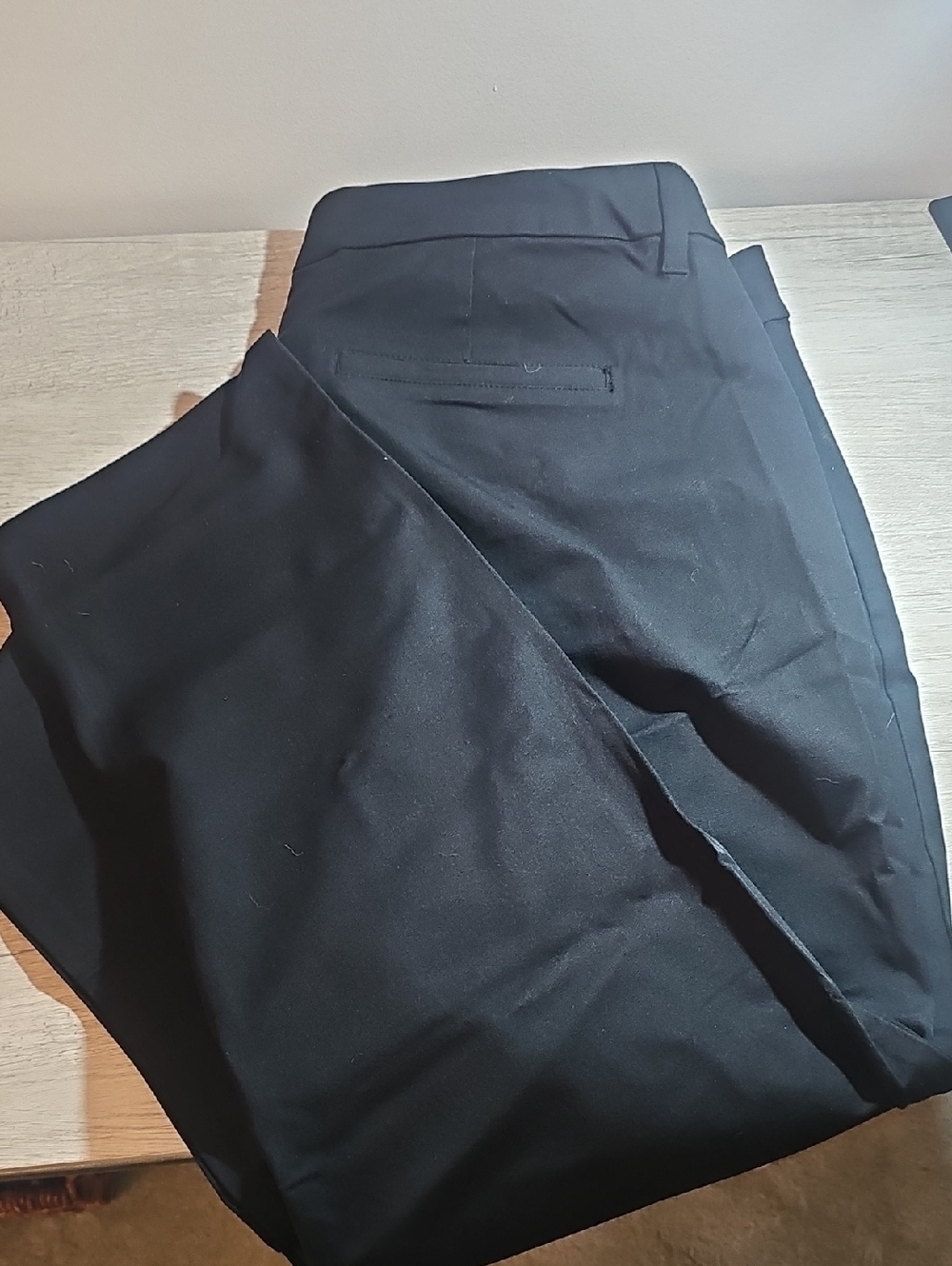 Old Navy Black Cropped Women's Pants - Ankle Length